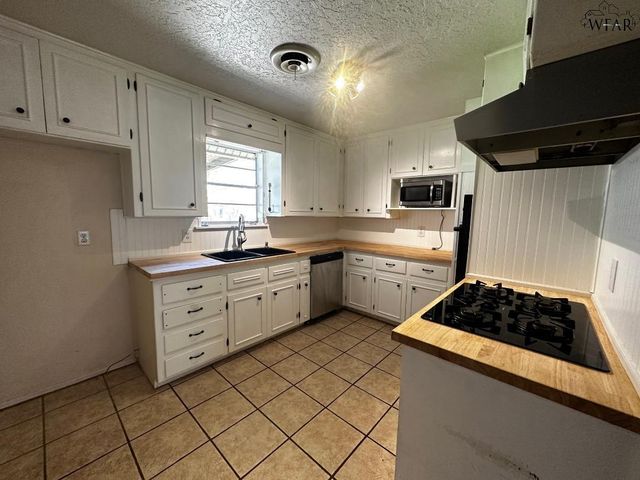 240 GLASGOW DRIVE, Wichita Falls, TX 76302