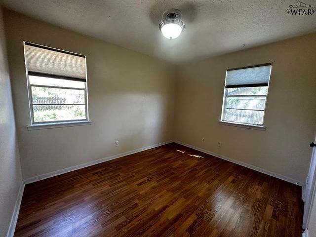 240 GLASGOW DRIVE, Wichita Falls, TX 76302