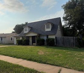 240 GLASGOW DRIVE, Wichita Falls, TX 76302