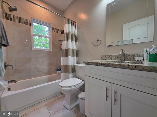 1138 S HARRISON ST, Arlington, VA 22204