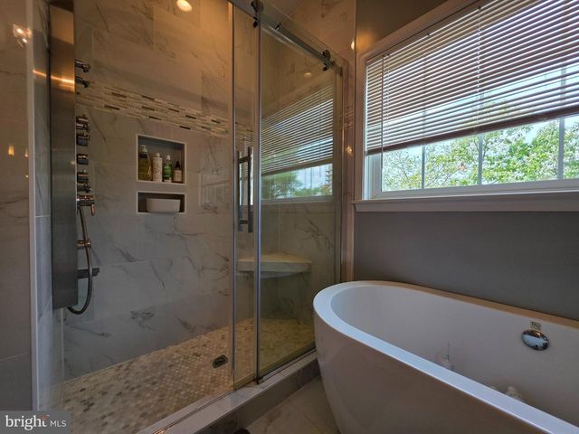 1138 S HARRISON ST, Arlington, VA 22204