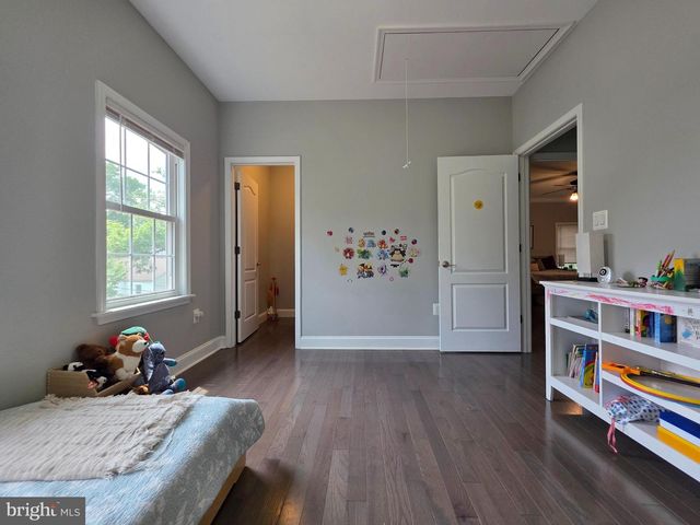 1138 S HARRISON ST, Arlington, VA 22204
