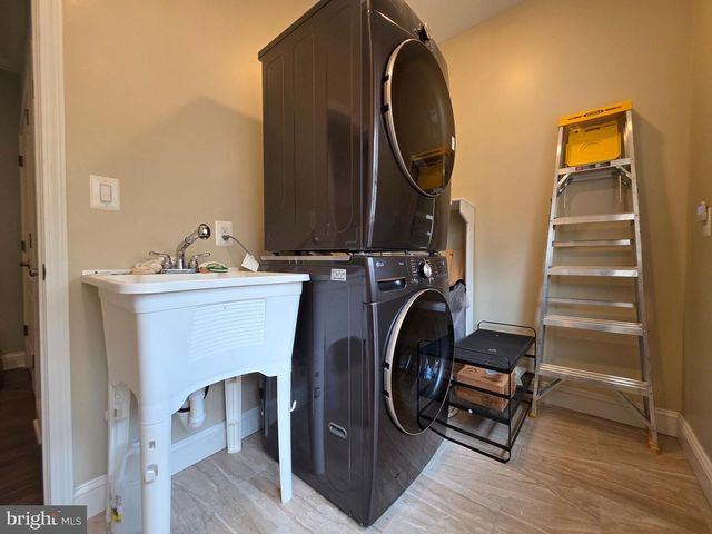 1138 S HARRISON ST, Arlington, VA 22204