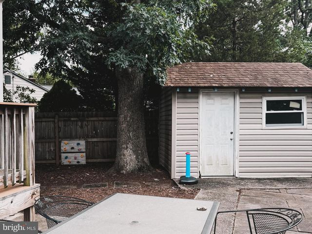 1138 S HARRISON ST, Arlington, VA 22204