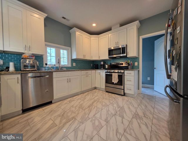 1138 S HARRISON ST, Arlington, VA 22204
