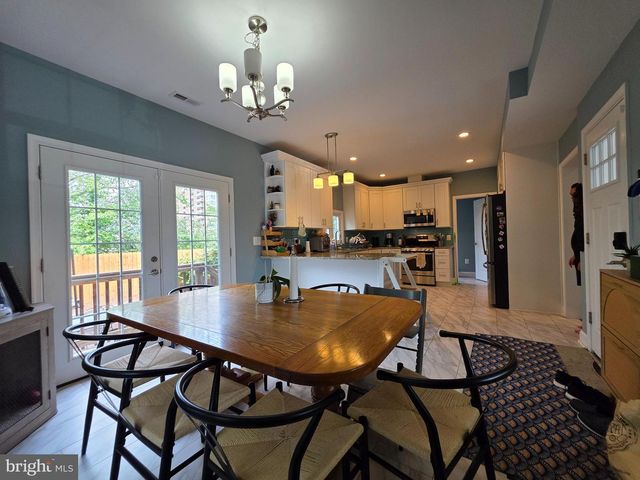 1138 S HARRISON ST, Arlington, VA 22204