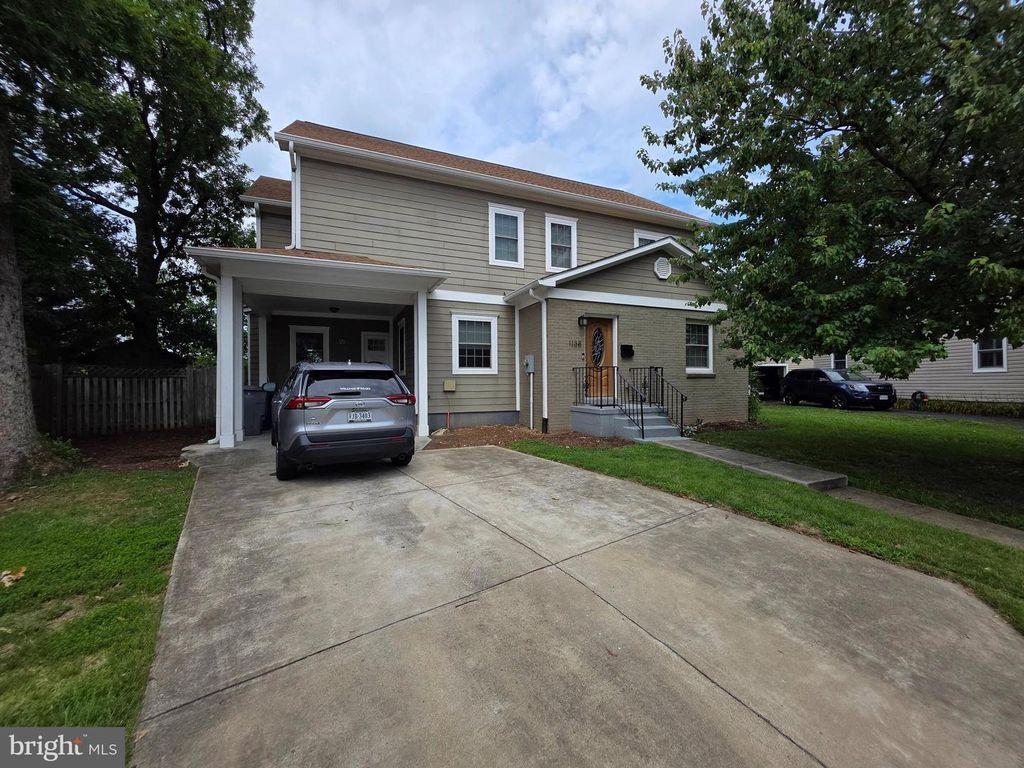 1138 S HARRISON ST, Arlington, VA 22204