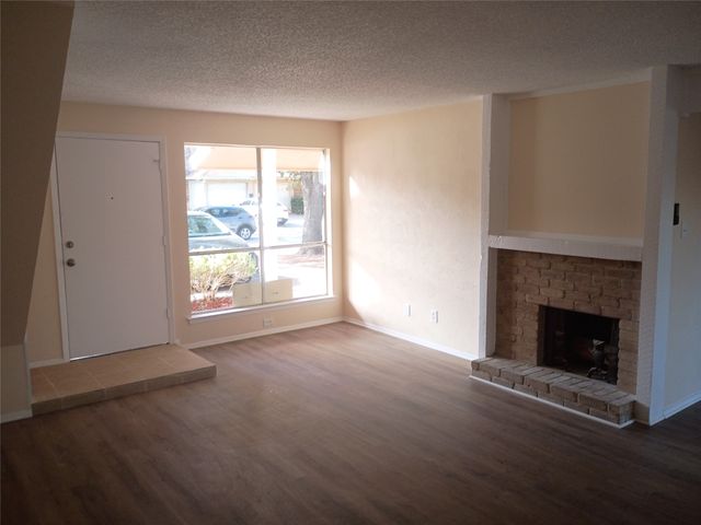 2620 Santa Barbara Drive, Grand Prairie, TX 75052