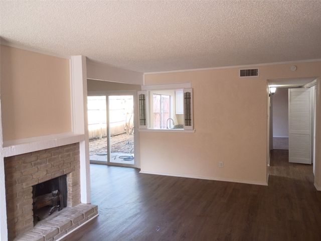 2620 Santa Barbara Drive, Grand Prairie, TX 75052