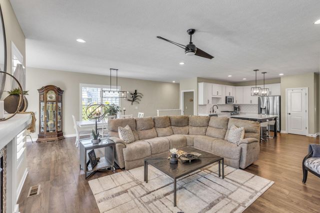 2753 Newbern Drive W, Blacklick, OH 43004