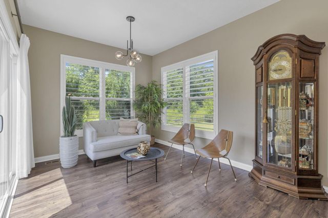 2753 Newbern Drive W, Blacklick, OH 43004