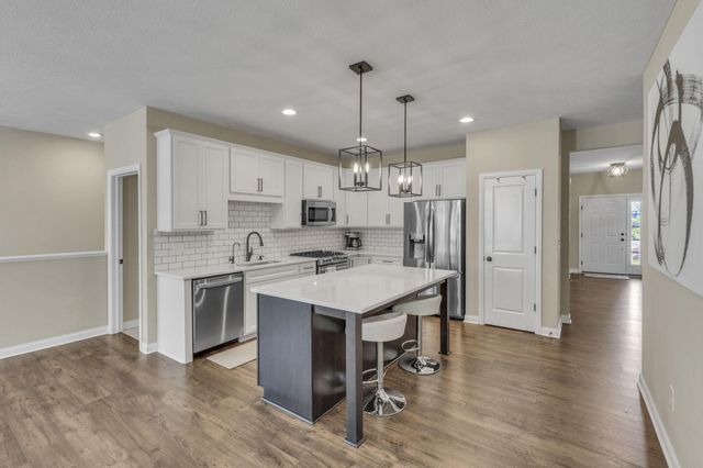 2753 Newbern Drive W, Blacklick, OH 43004