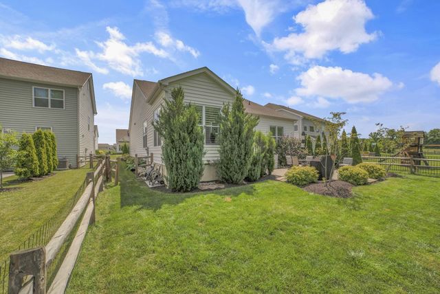 2753 Newbern Drive W, Blacklick, OH 43004