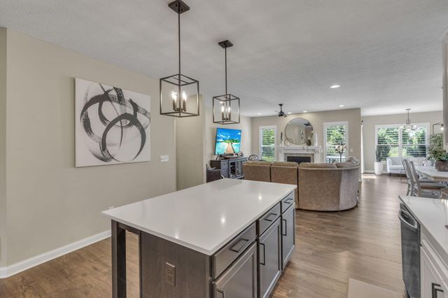 2753 Newbern Drive W, Blacklick, OH 43004