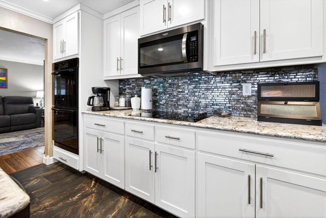 W6180 LONG COURT, Appleton, WI 54914