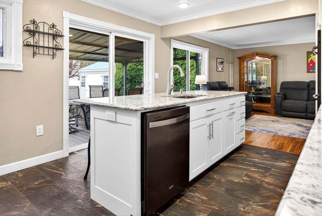 W6180 LONG COURT, Appleton, WI 54914