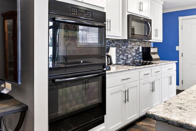 W6180 LONG COURT, Appleton, WI 54914