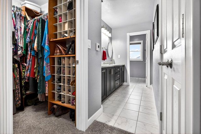 W6180 LONG COURT, Appleton, WI 54914