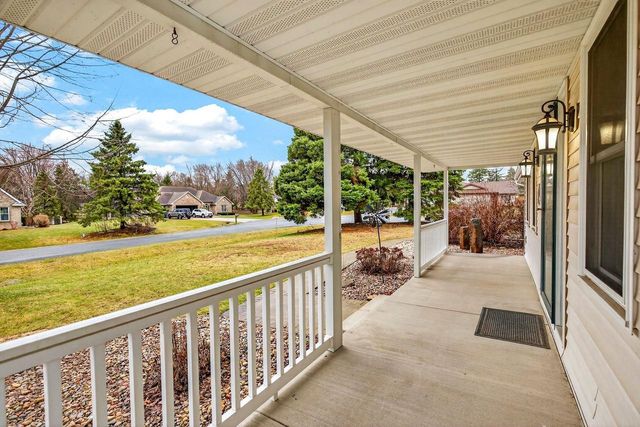 W6180 LONG COURT, Appleton, WI 54914
