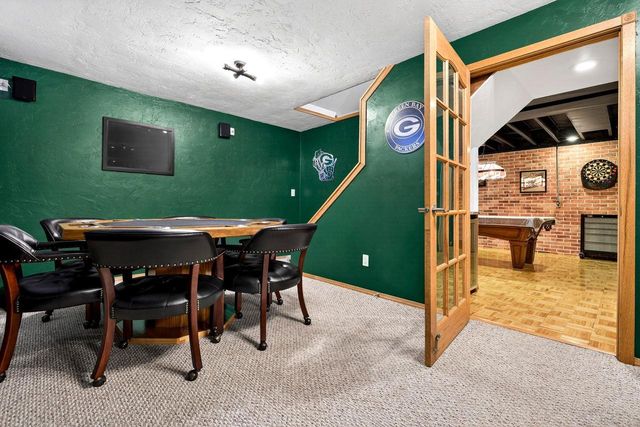 W6180 LONG COURT, Appleton, WI 54914