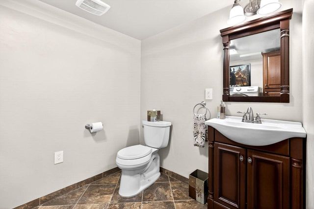 W6180 LONG COURT, Appleton, WI 54914