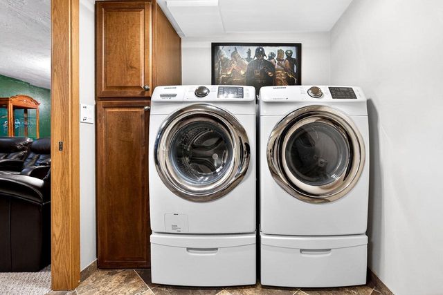 W6180 LONG COURT, Appleton, WI 54914