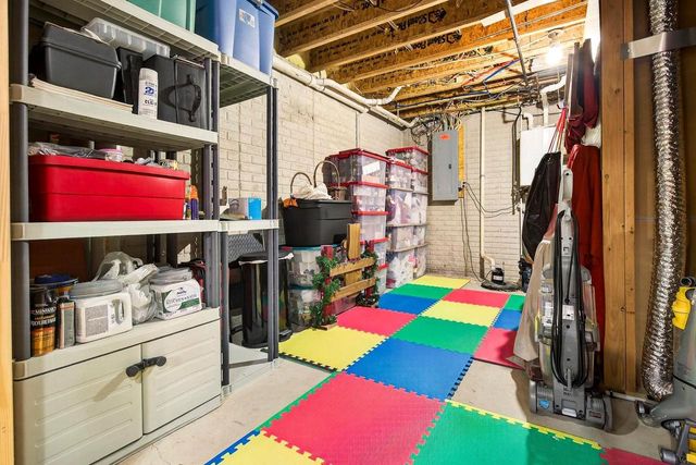 W6180 LONG COURT, Appleton, WI 54914