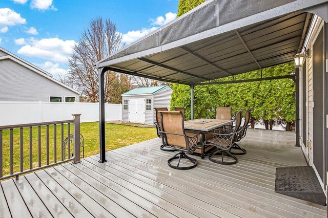 W6180 LONG COURT, Appleton, WI 54914