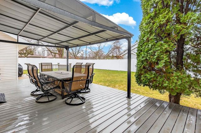 W6180 LONG COURT, Appleton, WI 54914