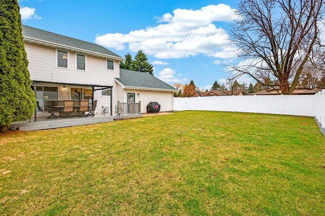 W6180 LONG COURT, Appleton, WI 54914