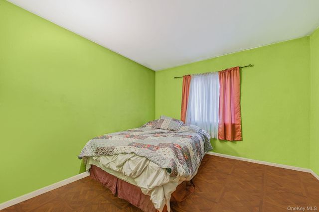 15 Carr Lane, Medford, NY 11763