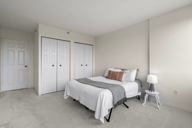 250 Hammond Pond Pkwy 1002N, Newton, MA 02467