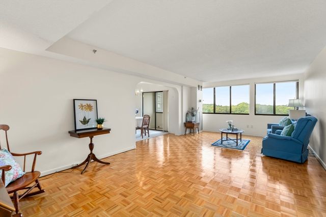 250 Hammond Pond Pkwy 1002N, Newton, MA 02467