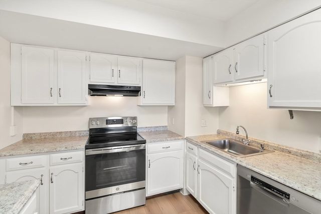 250 Hammond Pond Pkwy 1002N, Newton, MA 02467