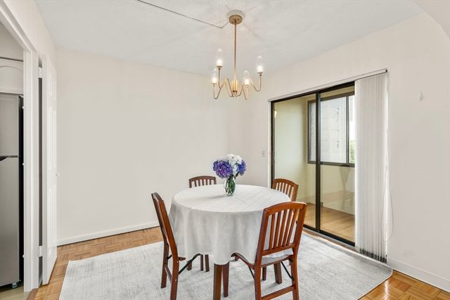 250 Hammond Pond Pkwy 1002N, Newton, MA 02467