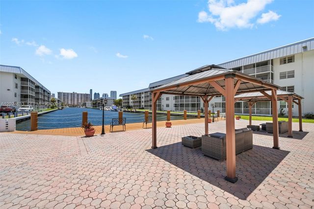 3551 NE 169th Street 301, North Miami Beach, FL 33160