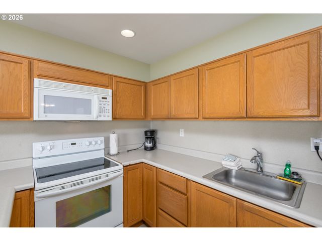 171 Sw Hwy 101 312, Lincoln City, OR 97367