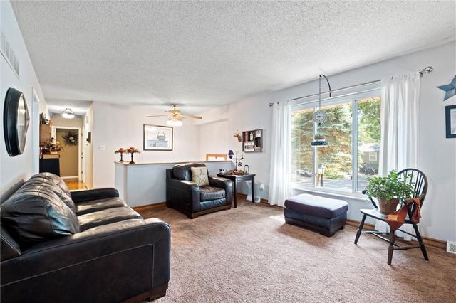 517 NE Johnston Drive, Blue Springs, MO 64014