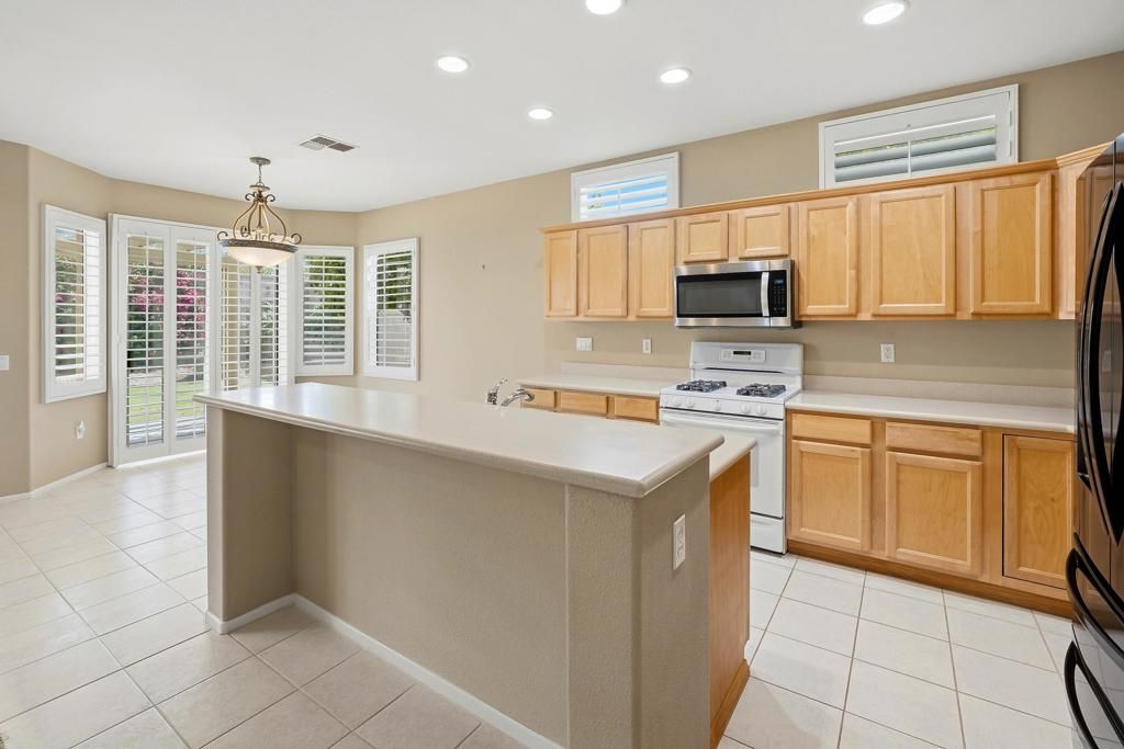 Image 13 of property listing at 78188 Providence Circle, Palm Desert, CA 92211