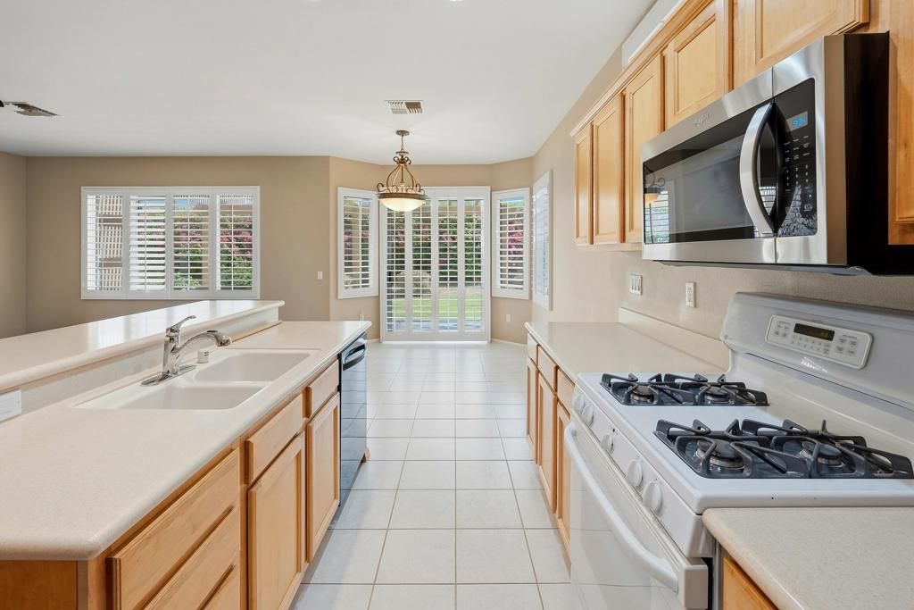 Image 17 of property listing at 78188 Providence Circle, Palm Desert, CA 92211