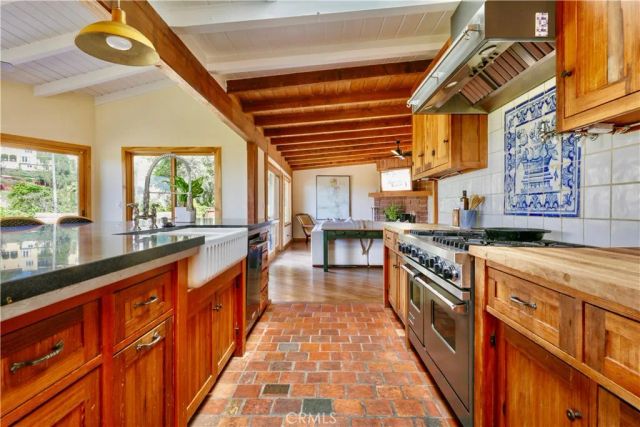 3700 Koster Avenue, Sherman Oaks, CA 91423