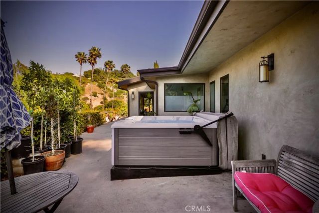 3700 Koster Avenue, Sherman Oaks, CA 91423