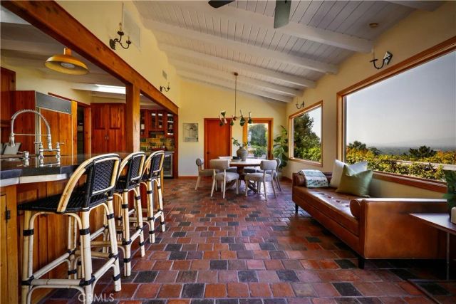 3700 Koster Avenue, Sherman Oaks, CA 91423