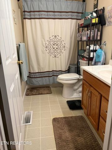 139 Butterfly Lane, Heiskell, TN 37754