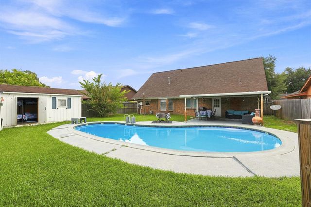 4124 Gallant Fox Drive, Pasadena, TX 77503