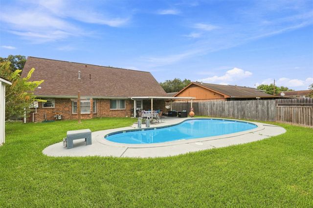4124 Gallant Fox Drive, Pasadena, TX 77503
