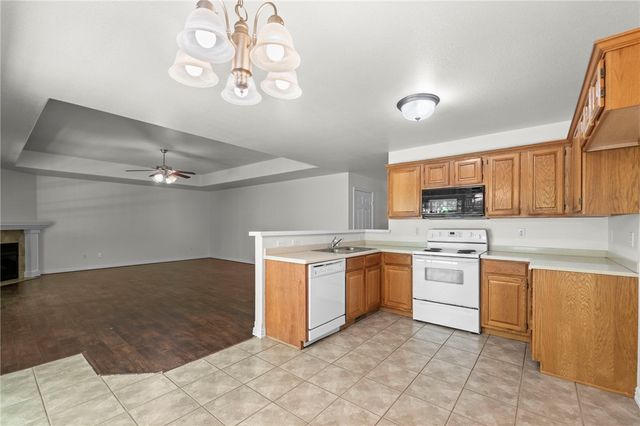 8 Rettendon Lane, Bella Vista, AR 72714