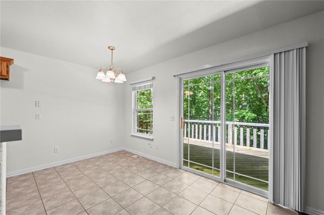 8 Rettendon Lane, Bella Vista, AR 72714