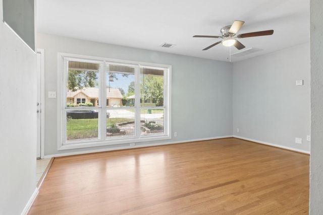 519 Oldcastle Street, Houston, TX 77013