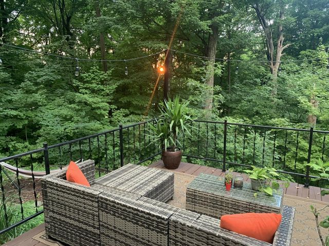 S54W23710 Maple Hill COURT, Waukesha, WI 53189